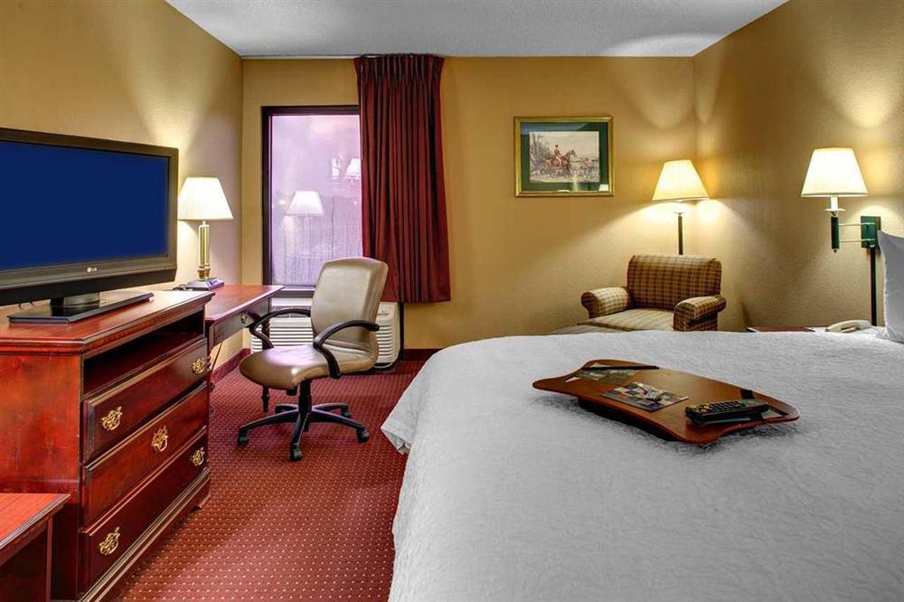 Hampton Inn Greenville/Woodruff Road Mauldin Room photo